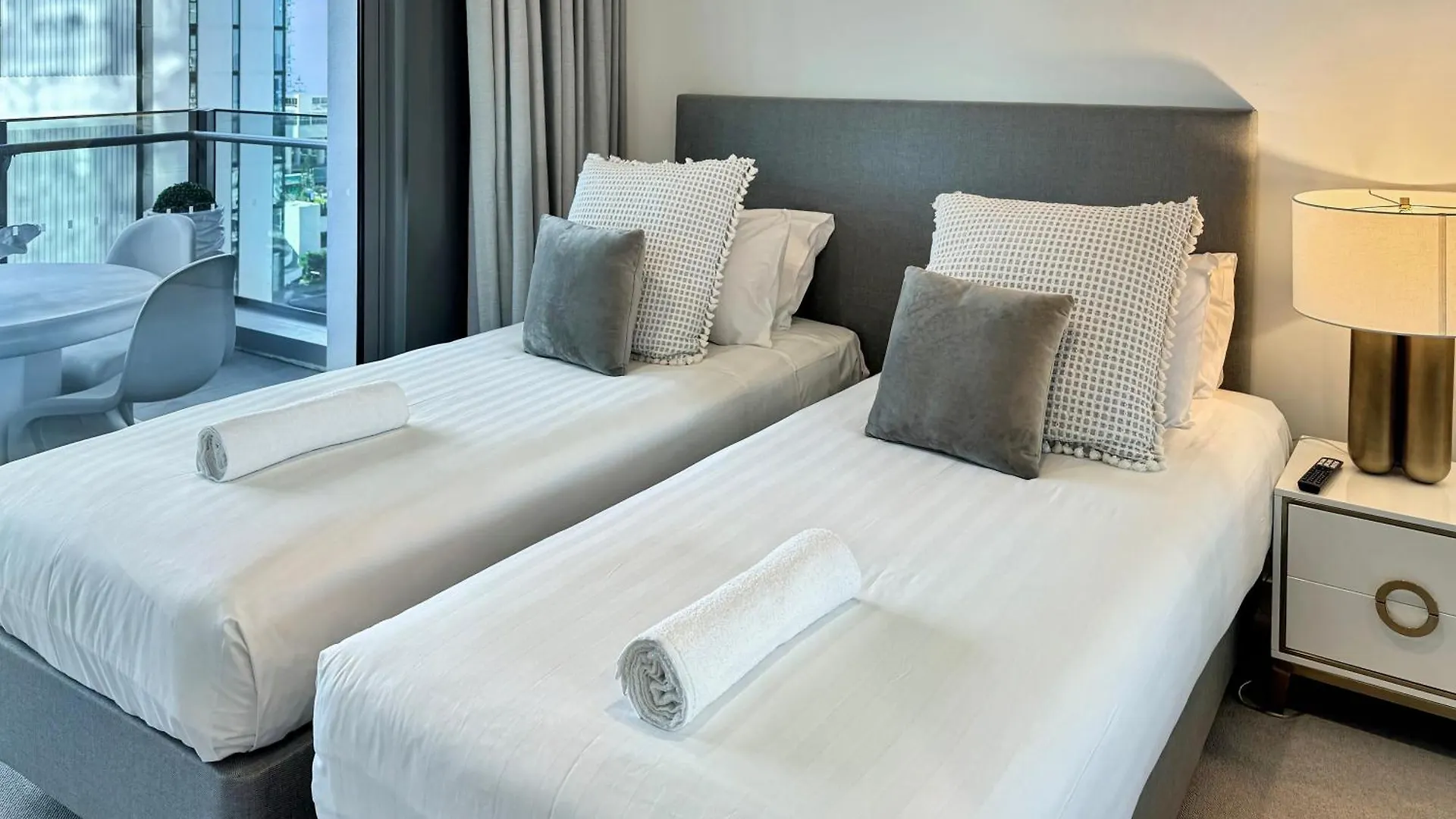 Signature Luxury 12 Floor 2Br Parking Ocean Views Gold Coast Australia